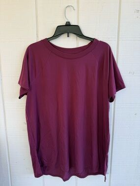 TEK GEAR Short Sleeve Burgundy Crew Neck Split Hem Tee Shirt Size XL